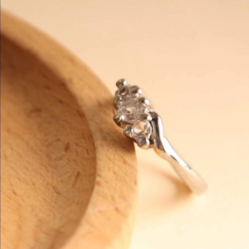 Gorgeous Silver Ring rated 5 stars! 🌟💎 - Picture 6 of 6